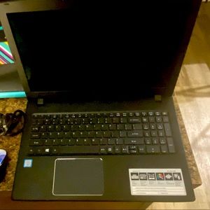 Acer aspire E 15 , Custom Logitech mouse, McBeth collection computer bag